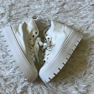 ASOS DESIGN Detra chunky high top trainers  in white size 6